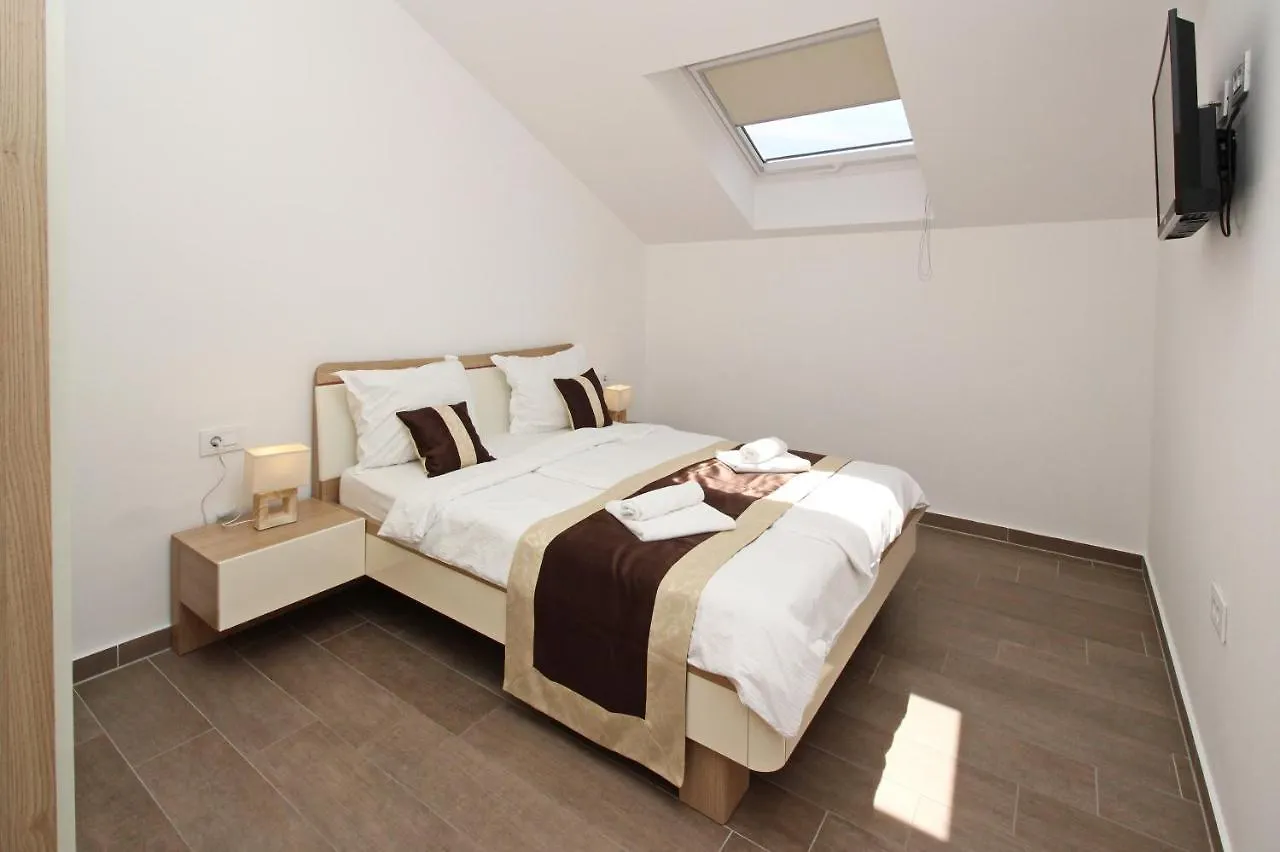 Apartments By The Sea Baska, Krk - 18845 Baska (Krk)
